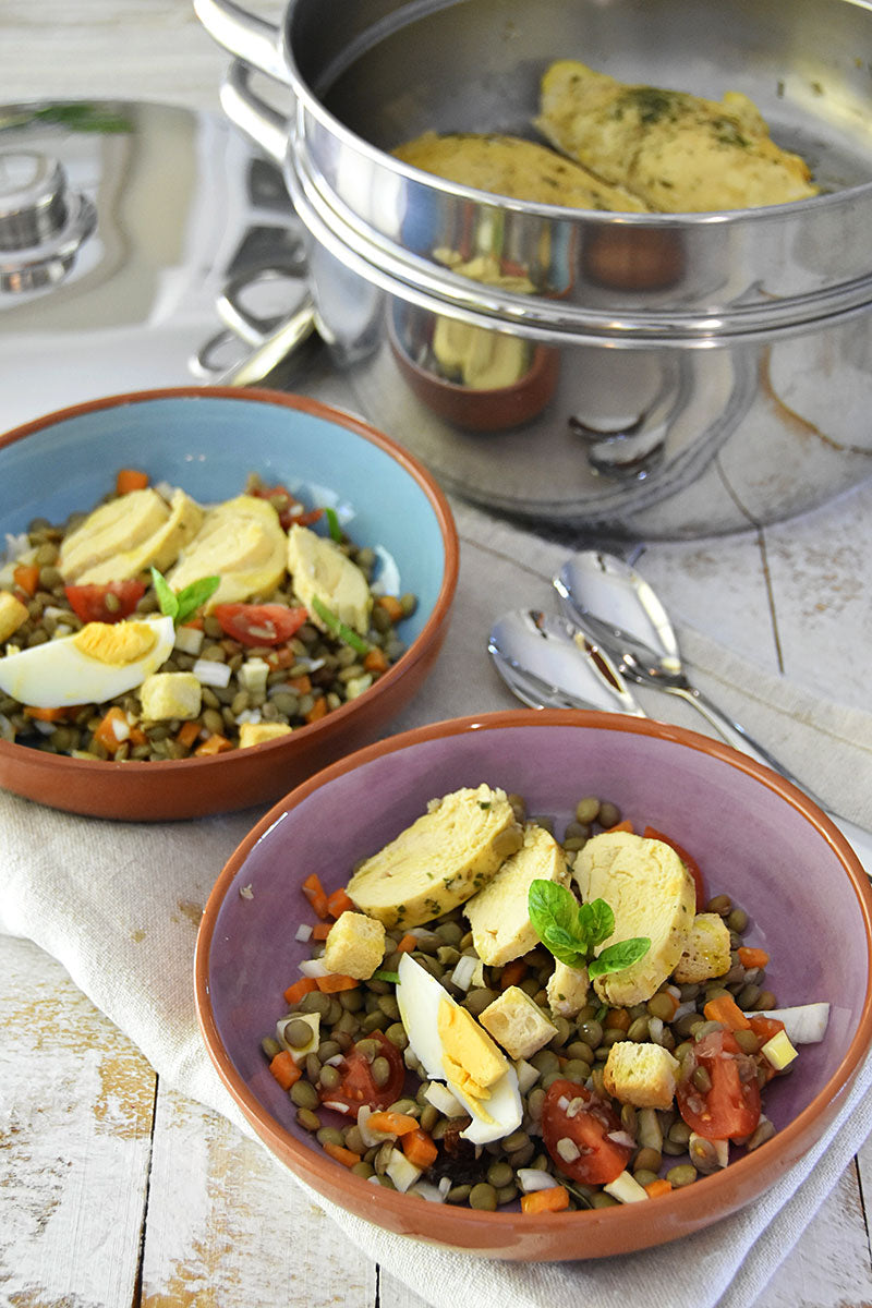 Ensalada de lentejas con pollo frío al vapor