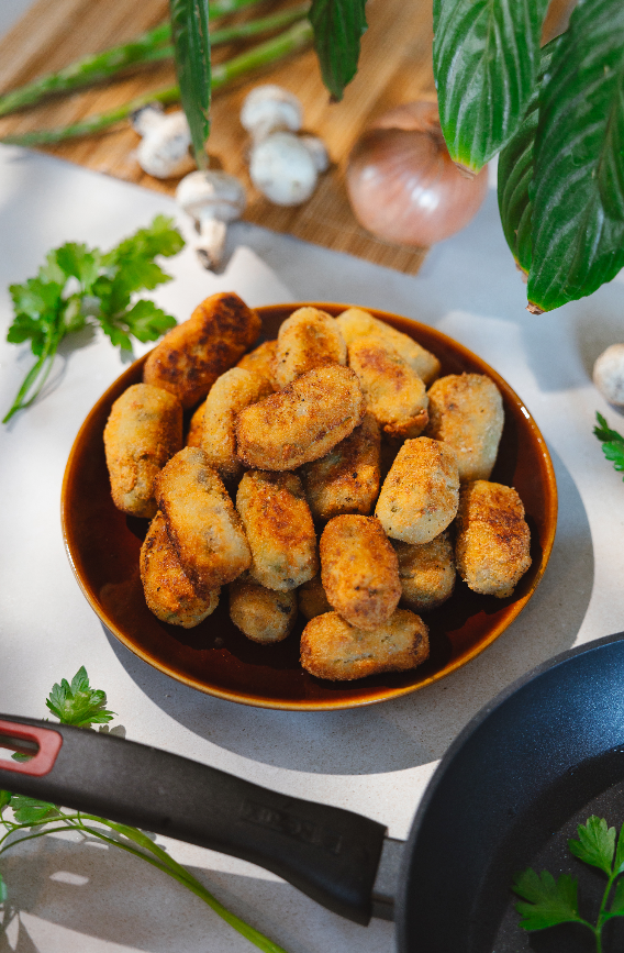 Croquetas de espárragos con champiñones y ajos tiernos