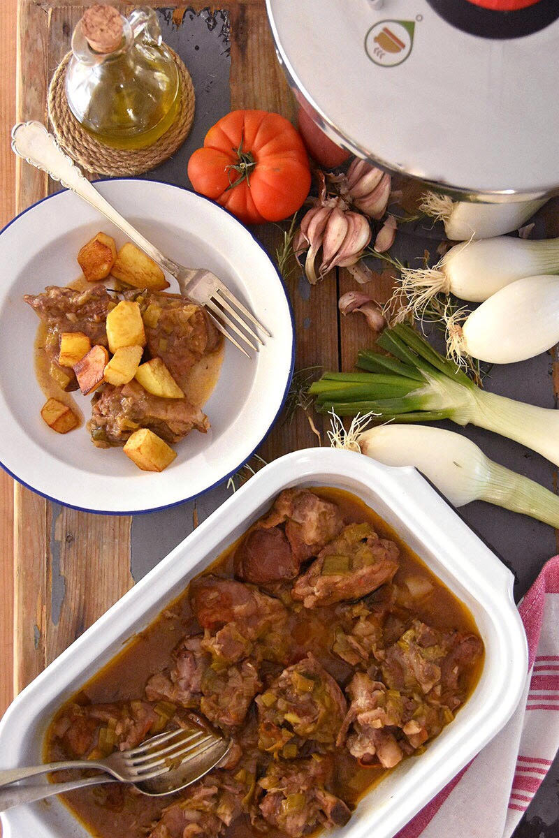 Cordero guisado en salsa