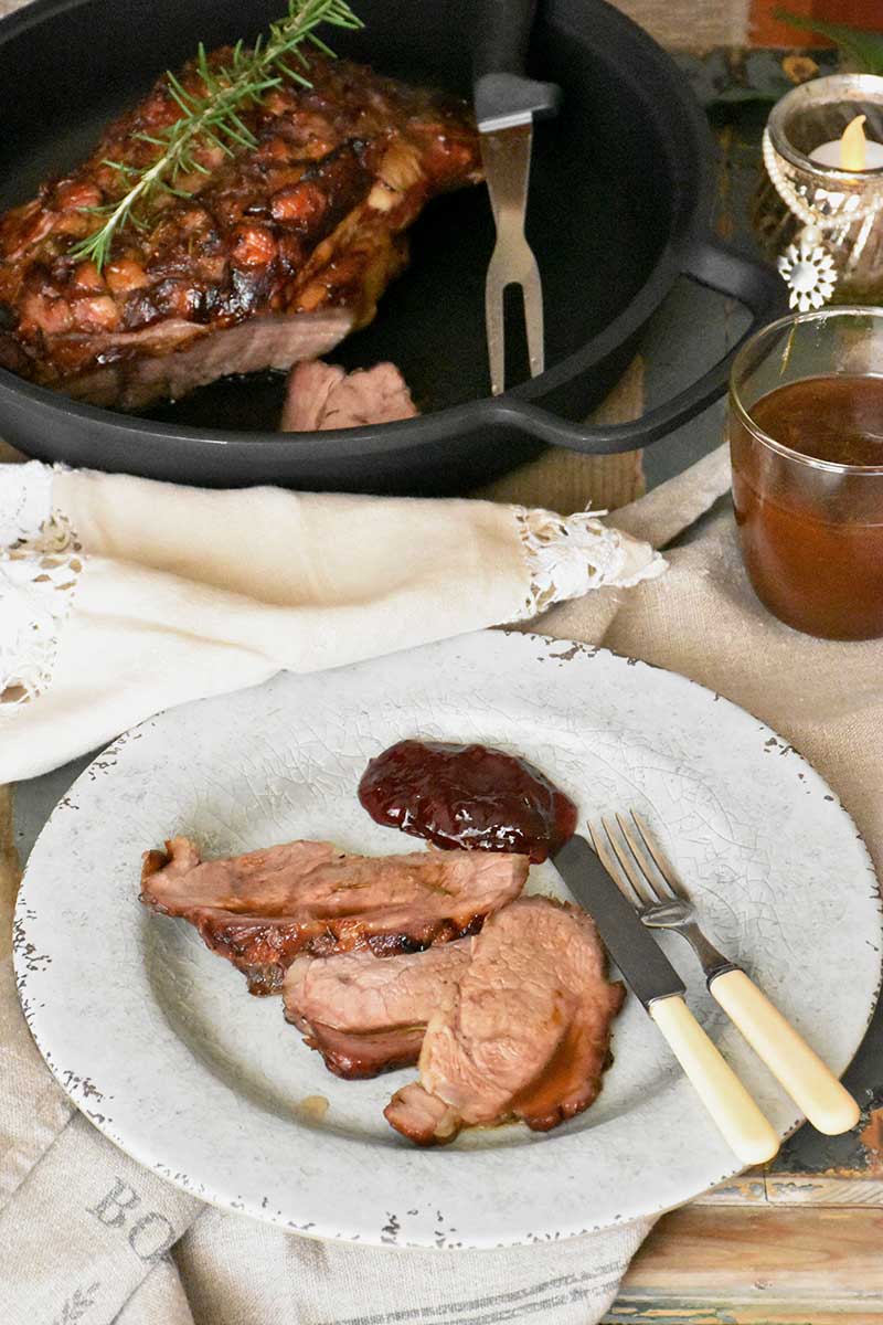 Paleta de jamón asada con salsa Martini