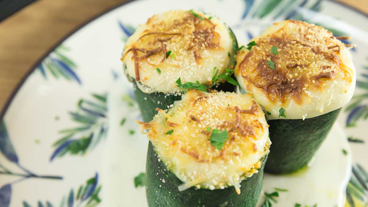 Calabacines rellenos con bechamel