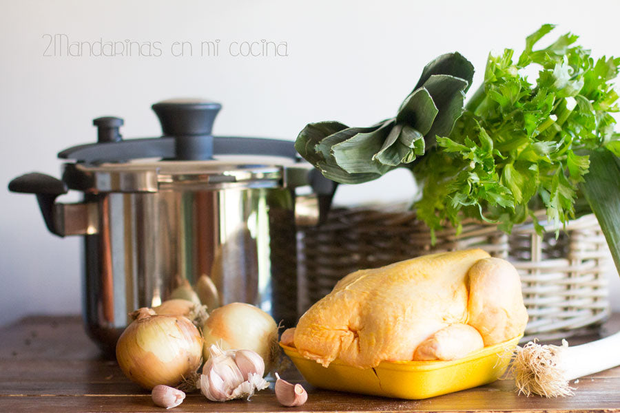 Caldo de pollo casero en olla expres