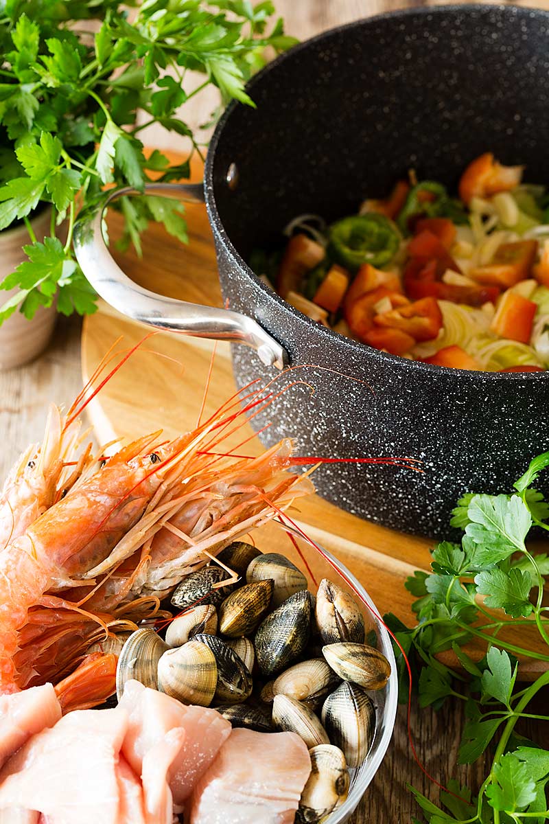 Fideos a la cazuela con pescado