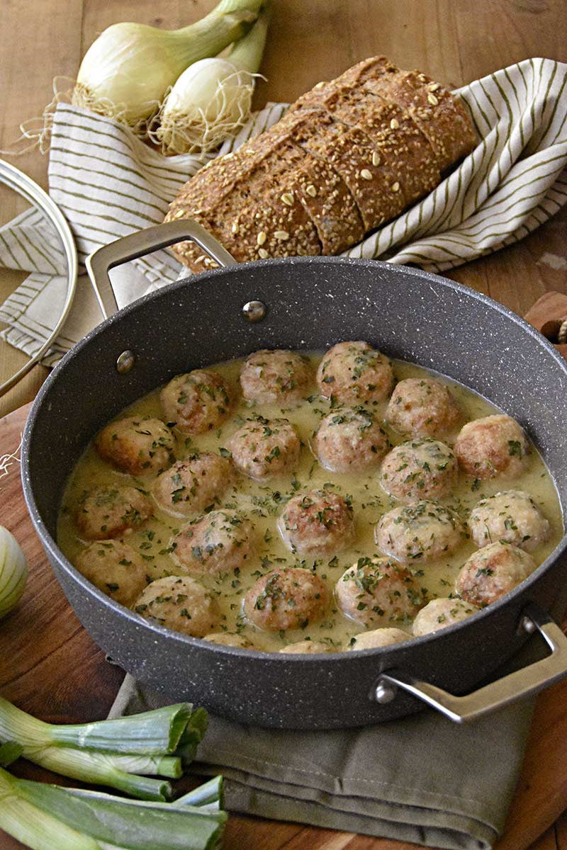 Albóndigas de pollo con salsa de manzanas