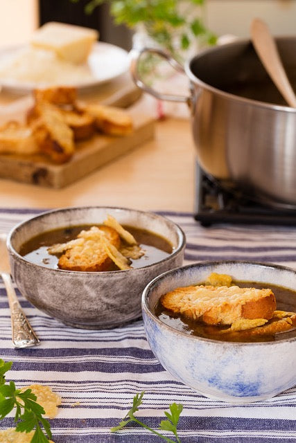Sopa de cebolla con parmesano