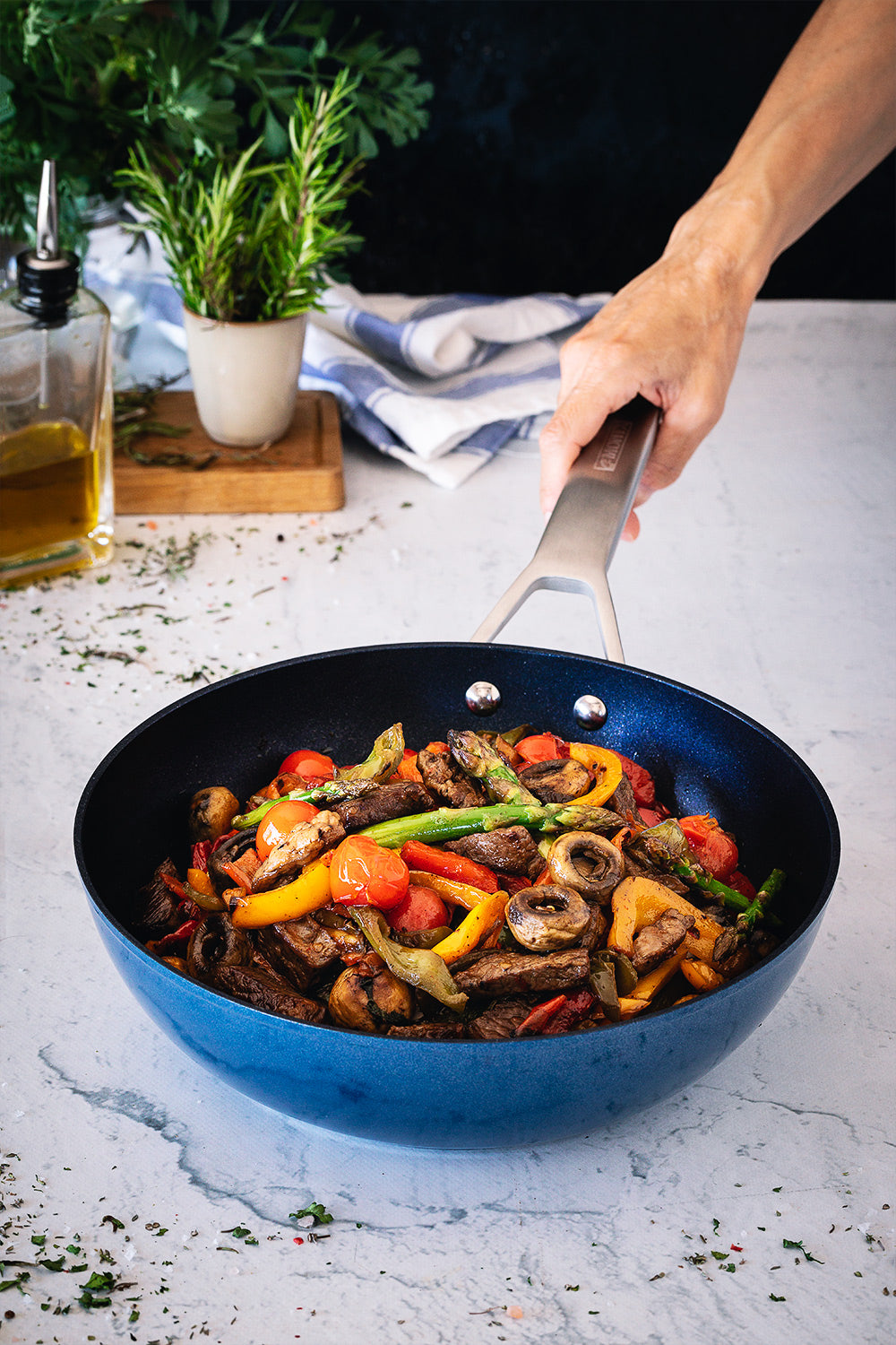 Wok de verduras y presa