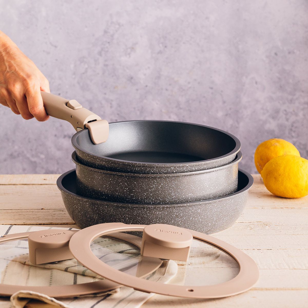 Set de 3 sartenes con mango extraible One Click Pietra 20, 24 y 26 cm